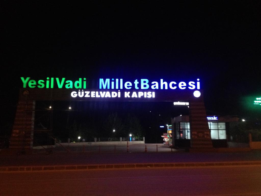 Kapı Taç ve Yazılar